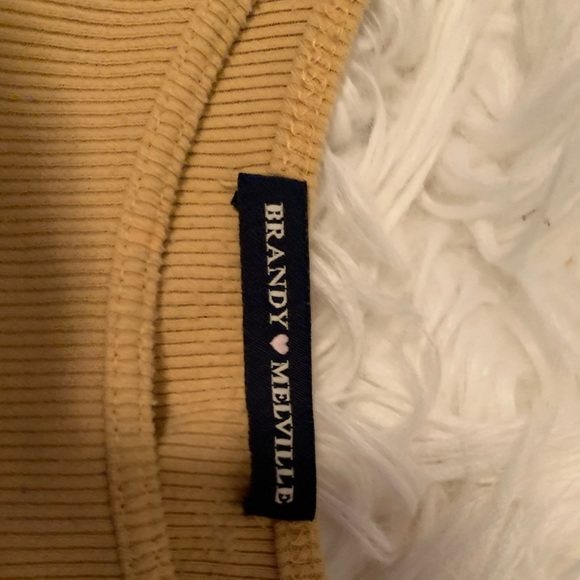 A Brandy Melville tank top - Picture 4 of 4